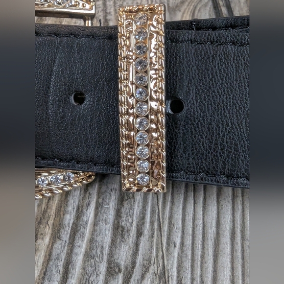 Double Buckle Belt With Great Hardware Lots Of Bling - Picture 5 of 11